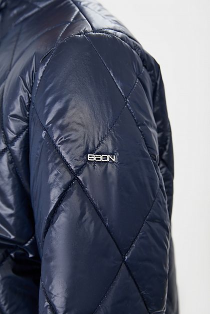Широкая стёганая куртка B031047