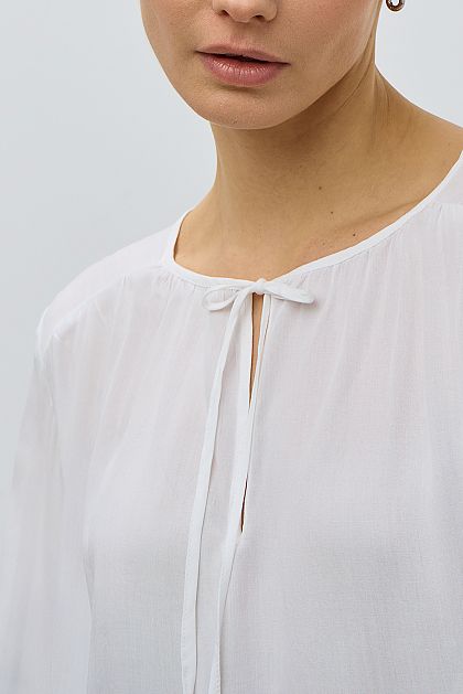 Блузка свободного кроя с вырезом на завязках Баон Baon B1723008