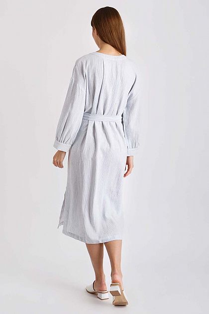 Льняное платье-рубашка с поясом B4522024