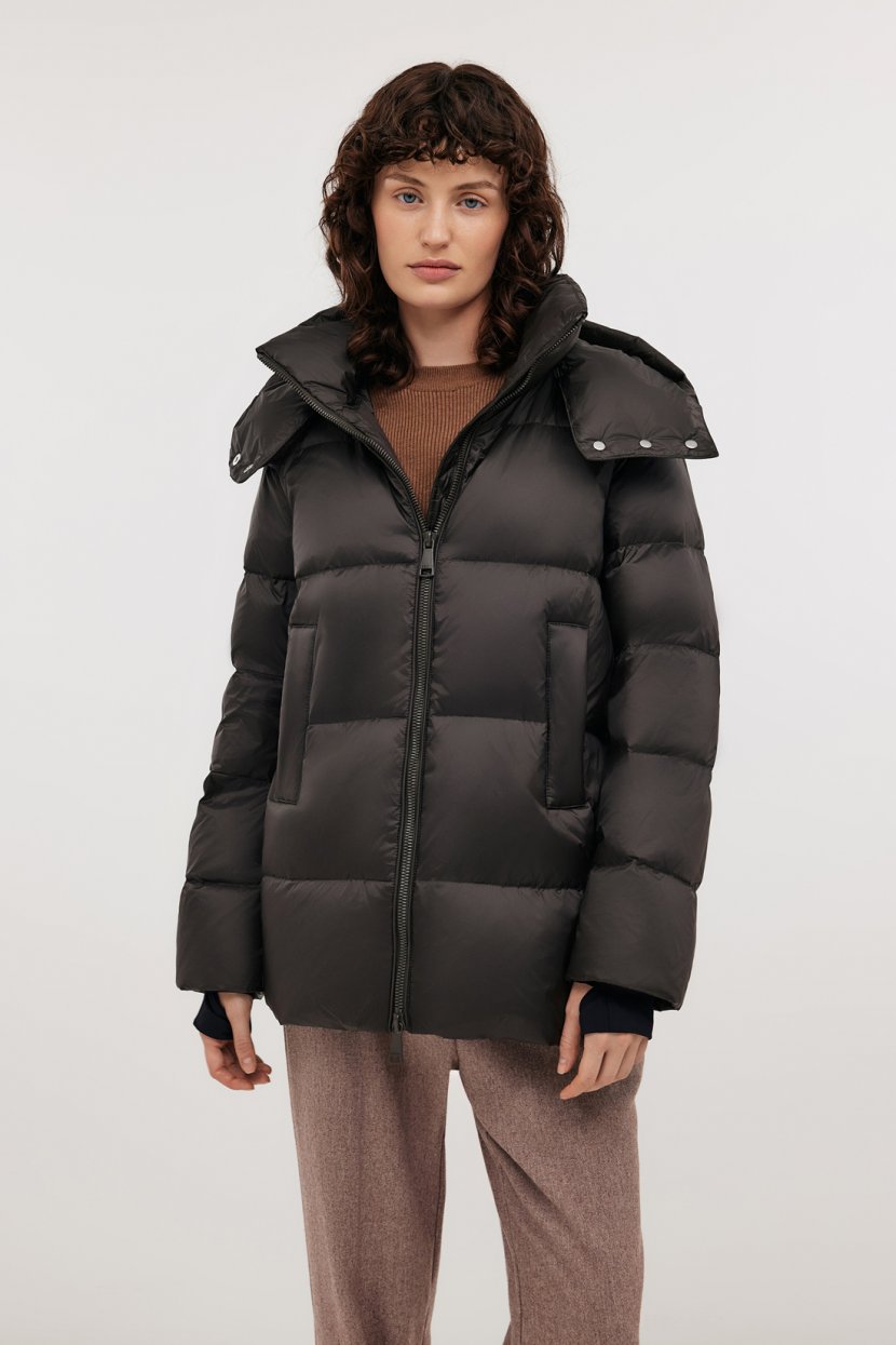 Женский пуховик с принтом и съемным капюшоном 20999₽