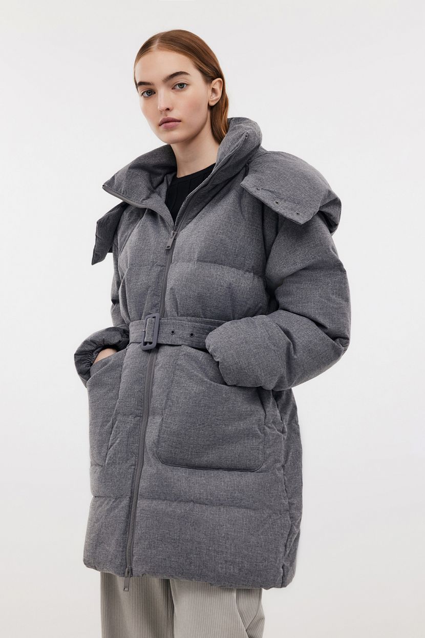 Пуховик с капюшоном и поясом 25599₽