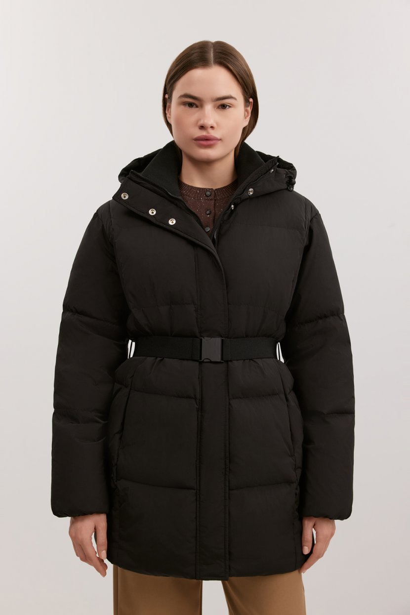 Стеганый пуховик с поясом и капюшоном 24199₽