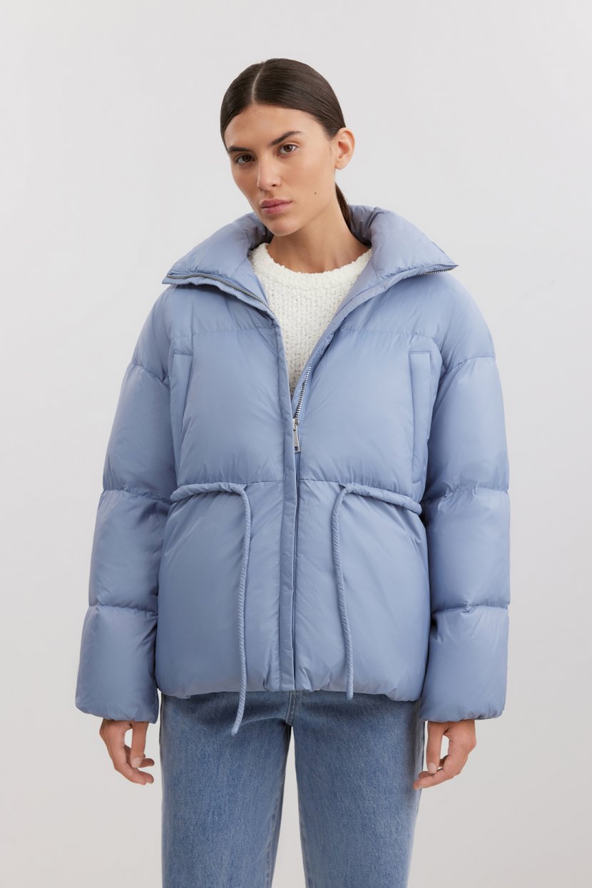 Короткий пуховик без капюшона 18199₽