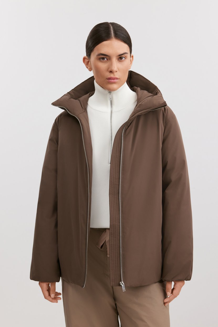 Укороченный пуховик с капюшоном 19999₽