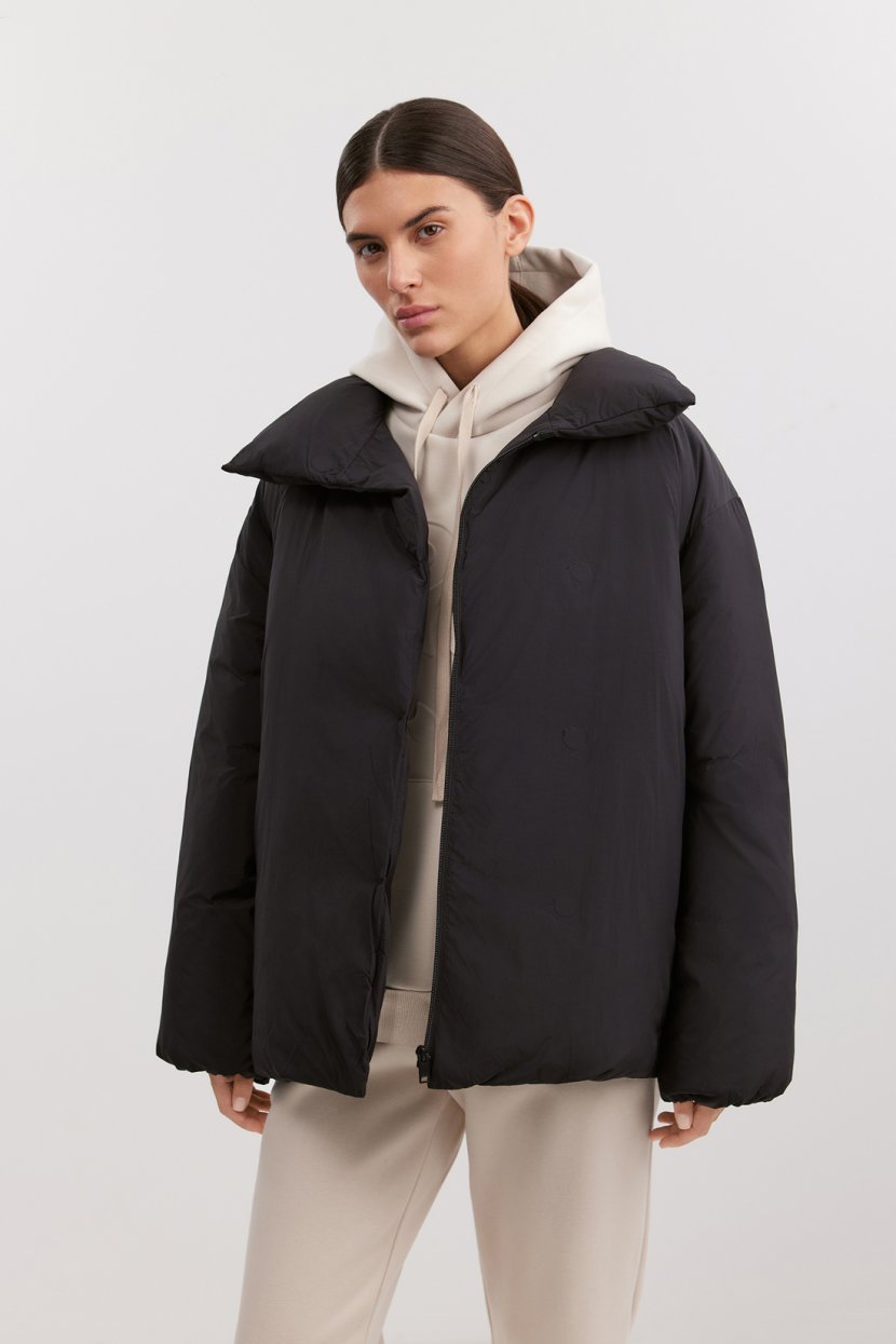 Короткий пуховик без капюшона 20999₽