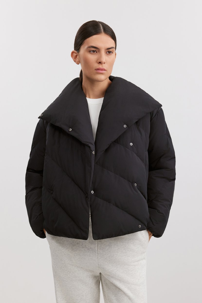 Облегченный пуховик оверсайз 15999₽