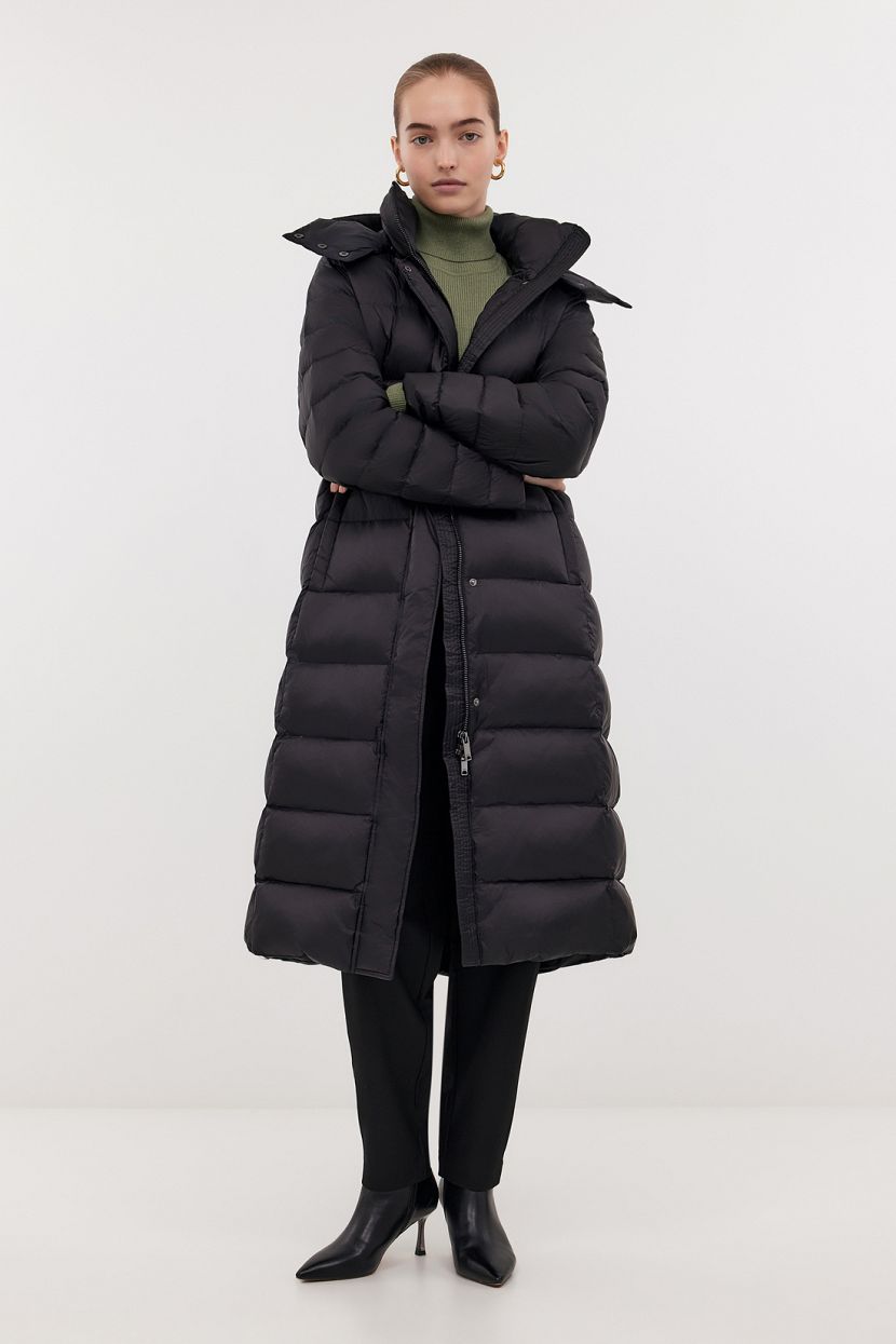 Женское пуховое пальто со съемным капюшоном и поясом
