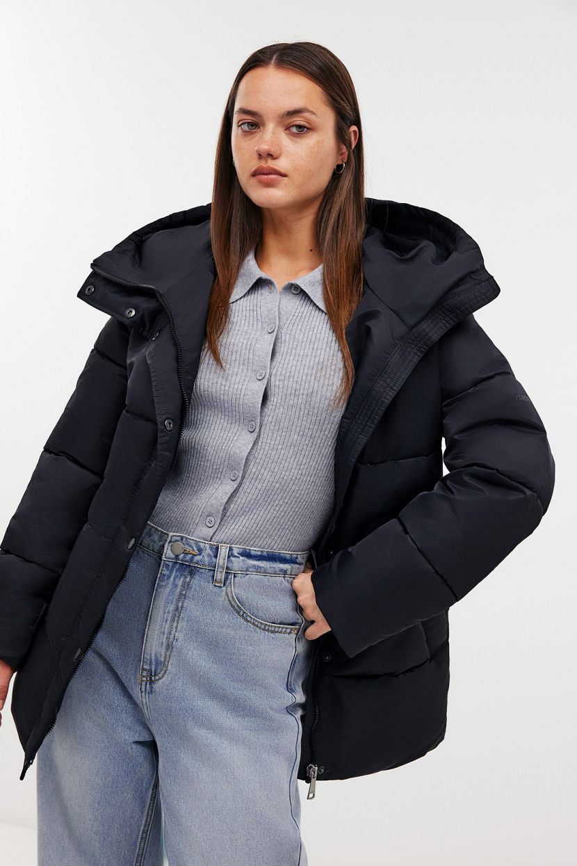 Женская удлиненная куртка из экопуха с капюшоном 12599₽
