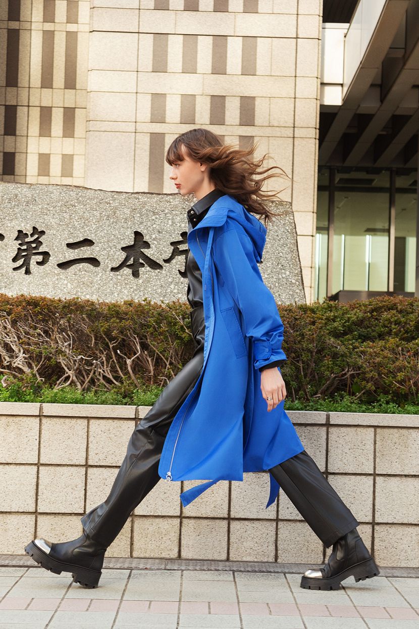 Плащ свободного силуэта на молнии с поясом L синий 6209₽