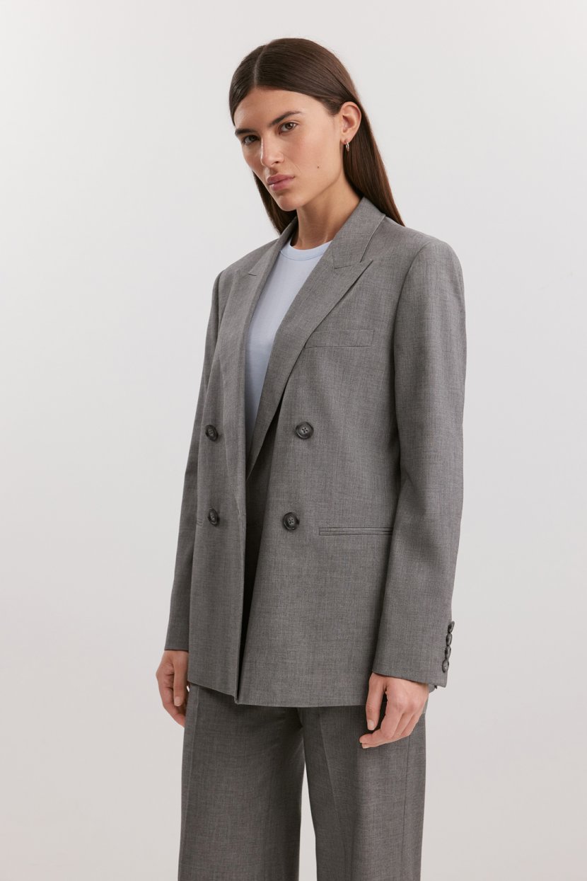 Двубортный жакет из смесовой ткани с шерстью 7499₽