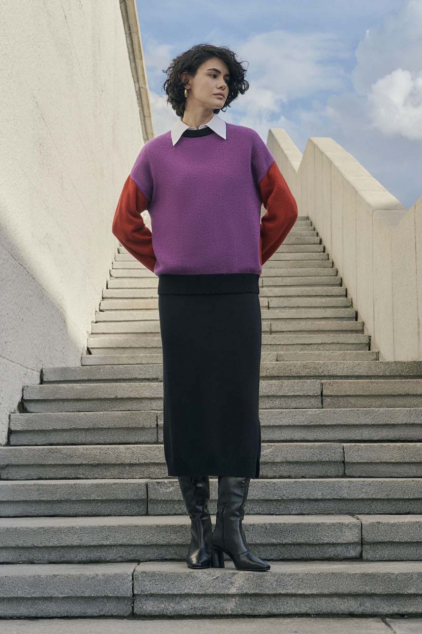 Шерстяной джемпер в стиле колорблок S фиолетовый 2489₽