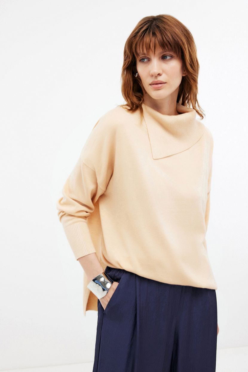 Джемпер с ассиметричным воротником L оранжевый 3359₽