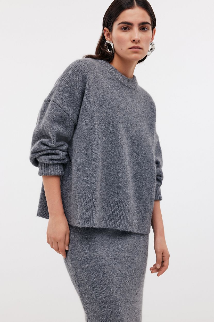 Объемный джемпер из шерсти альпака L серый 5114₽