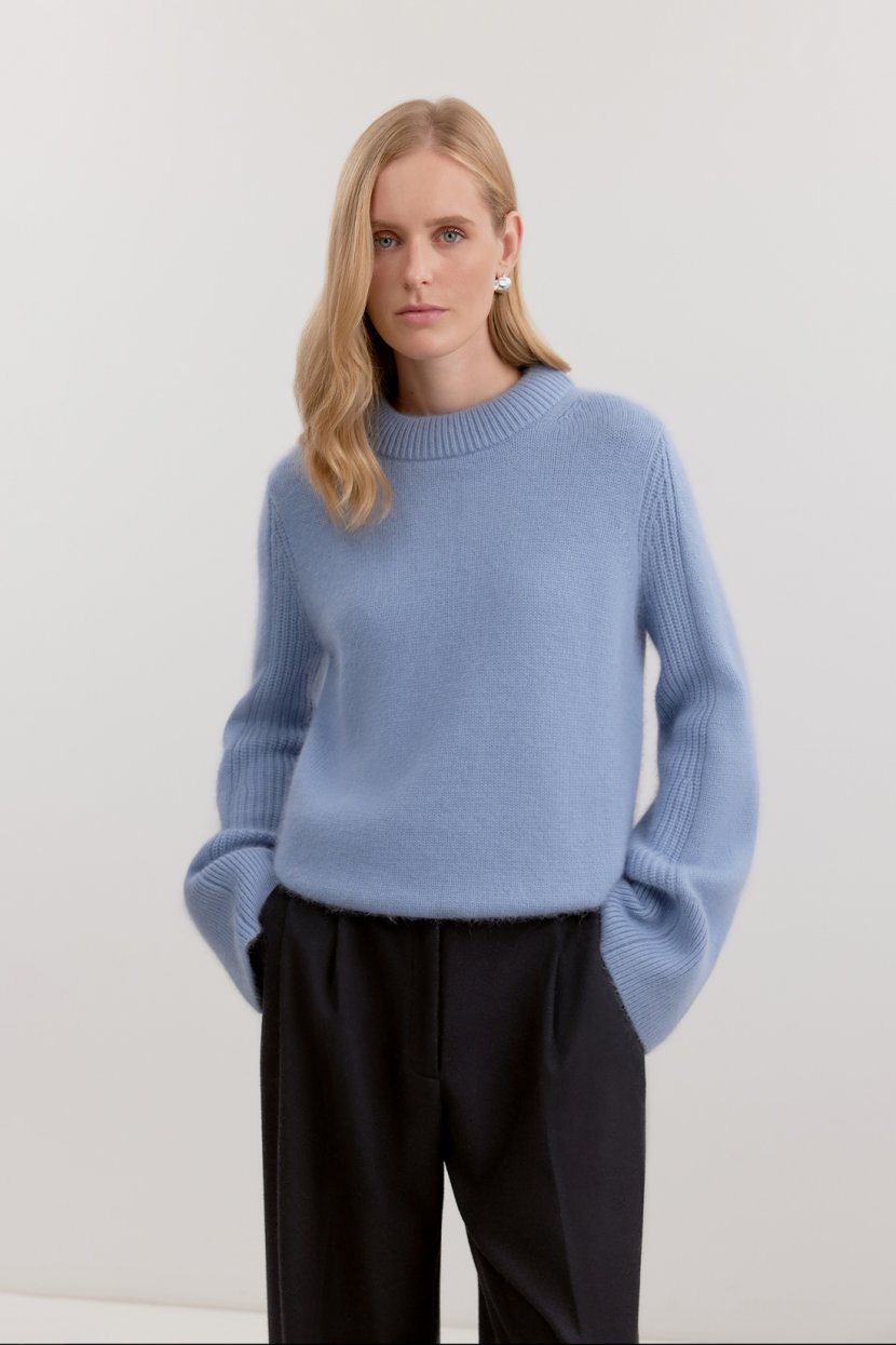 Джемпер с шерстью енота и ангоры 11199₽