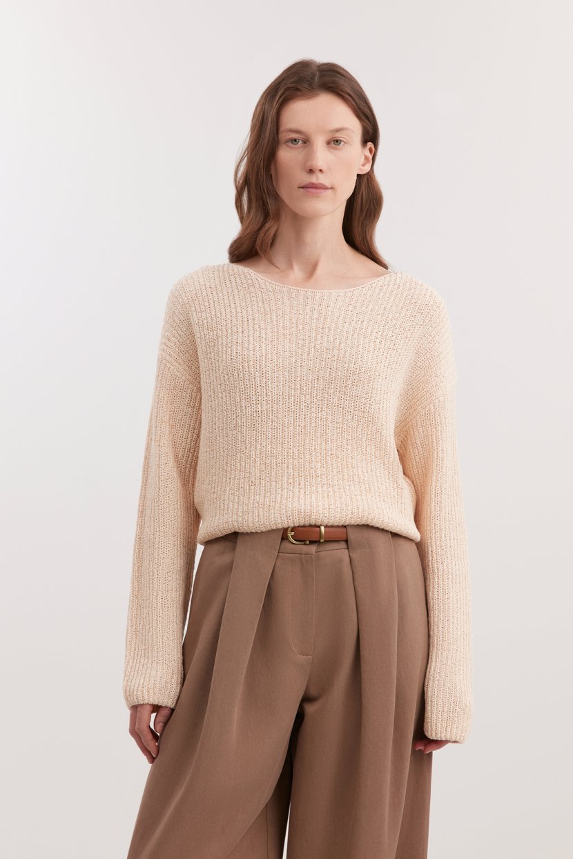 Джемпер в рубчик с вырезом лодочка