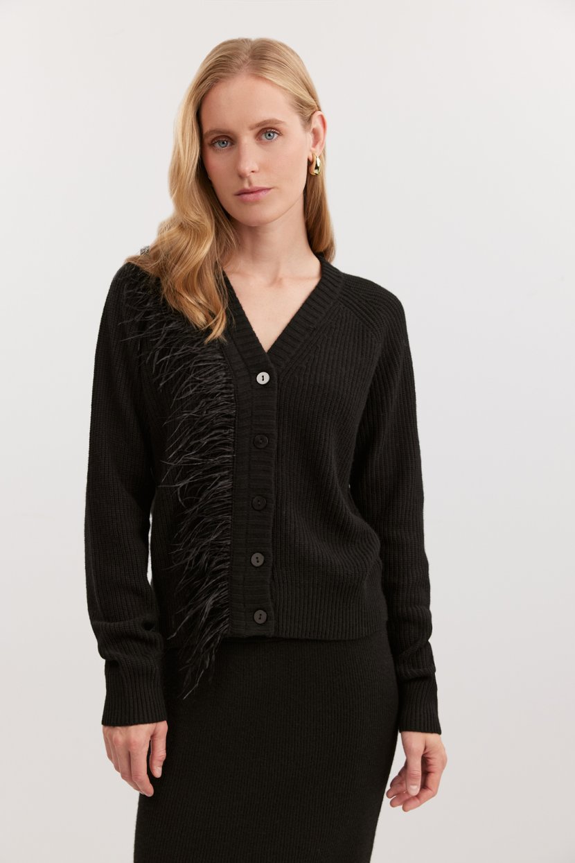 Кардиган с перьями 5399₽