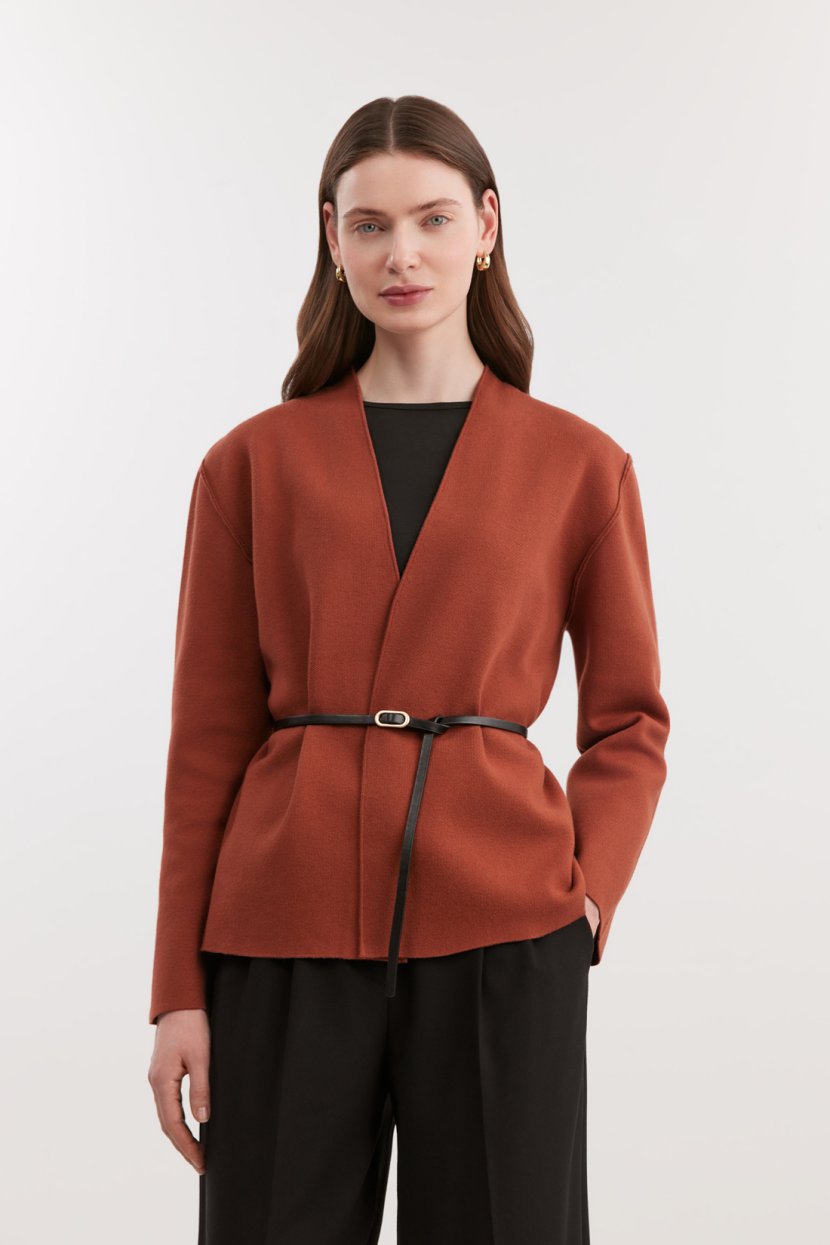 Кардиган с поясом и акцентными швами