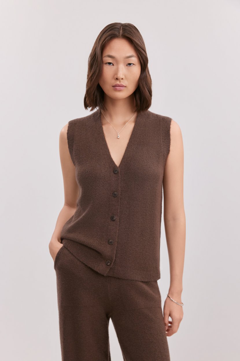 Жилет из шерсти яка и мериноса 4899₽