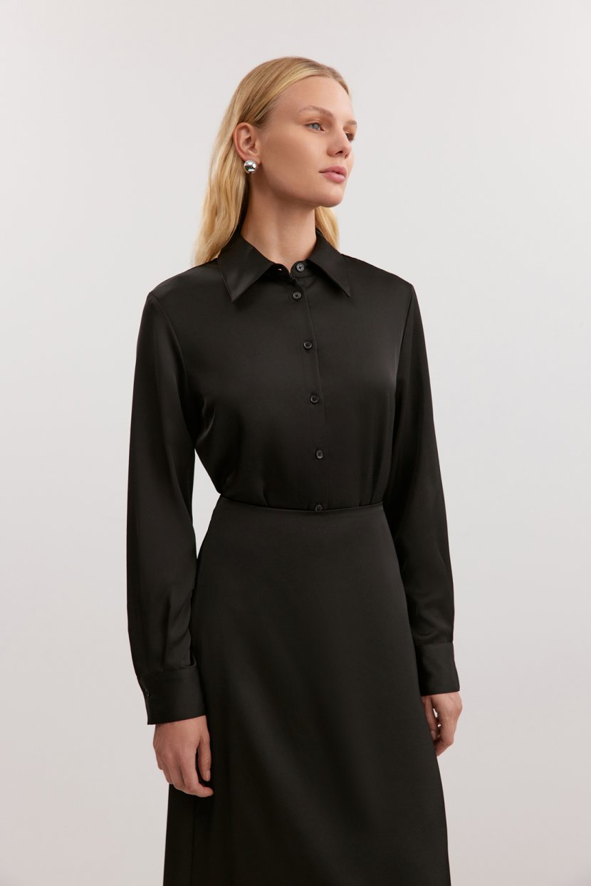 Базовая сатиновая рубашка с длинным рукавом 4199₽