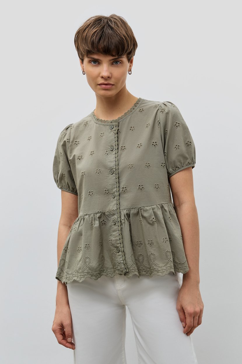 Хлопковая блузка из кружевного шитья