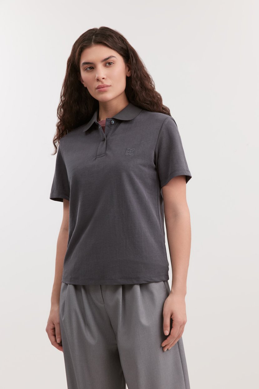 Поло из вискозы с перламутровыми пуговицами 4399₽