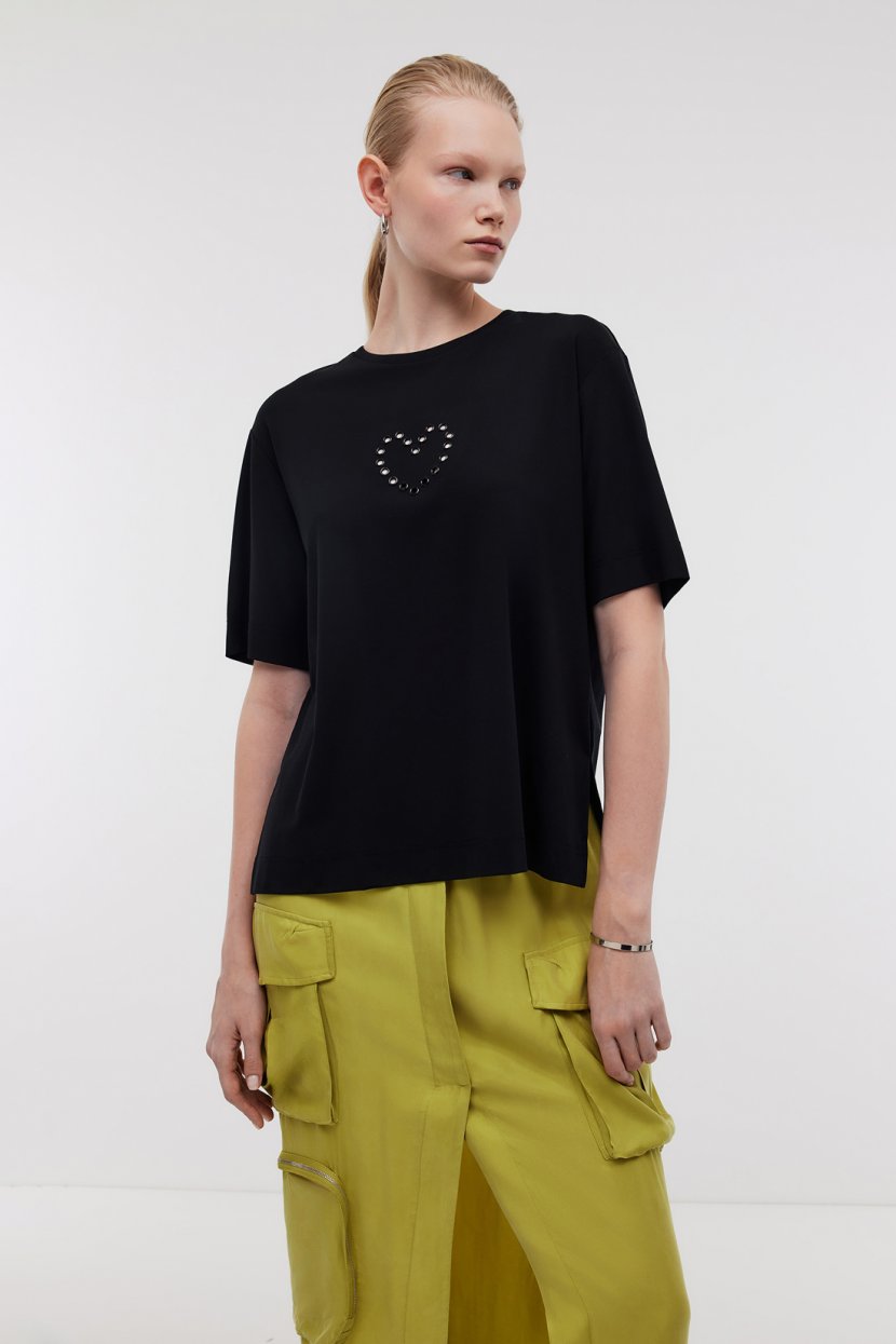 Футболка из вискозы с шелком оверсайз с декором черный 4999₽