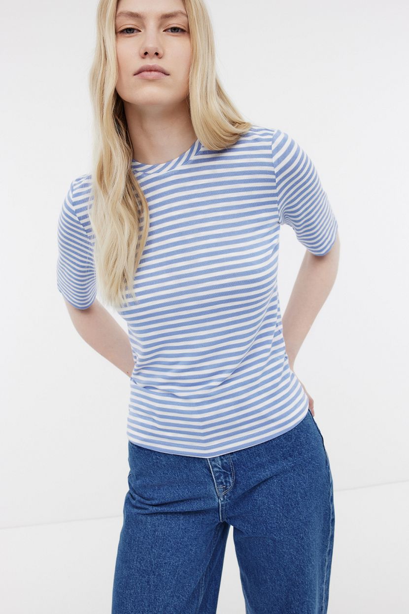 Футболка из фактурного трикотажа в полоску