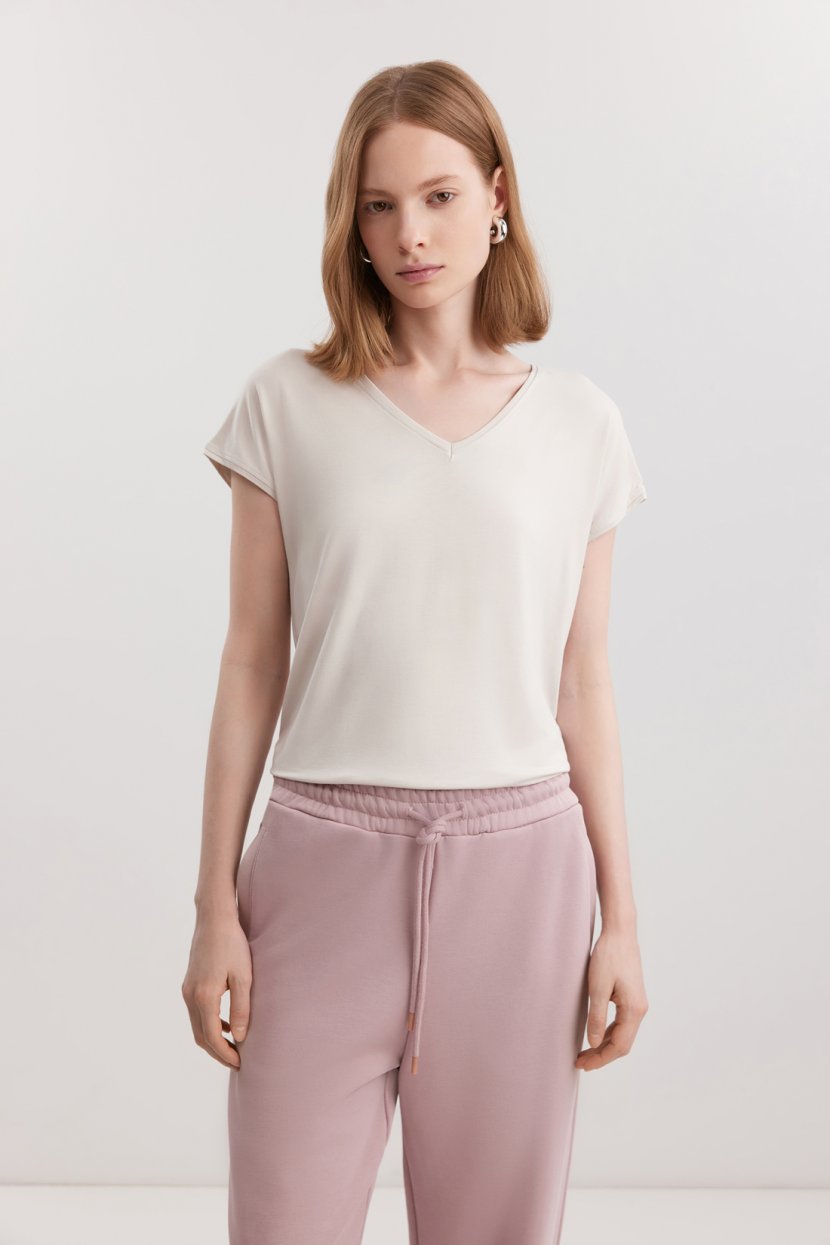 Футболка из вискозы L серый 1999₽