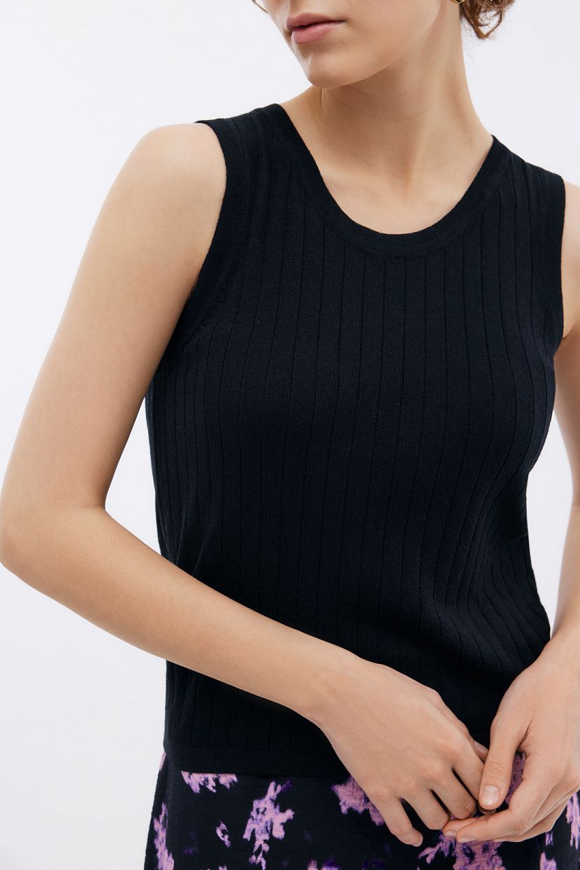 Топ из вязаного трикотажа со льном