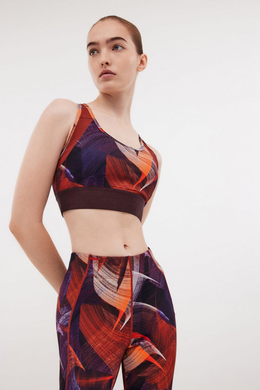 Спортивный топ L FIRE WHIRL PRINTED 3499₽