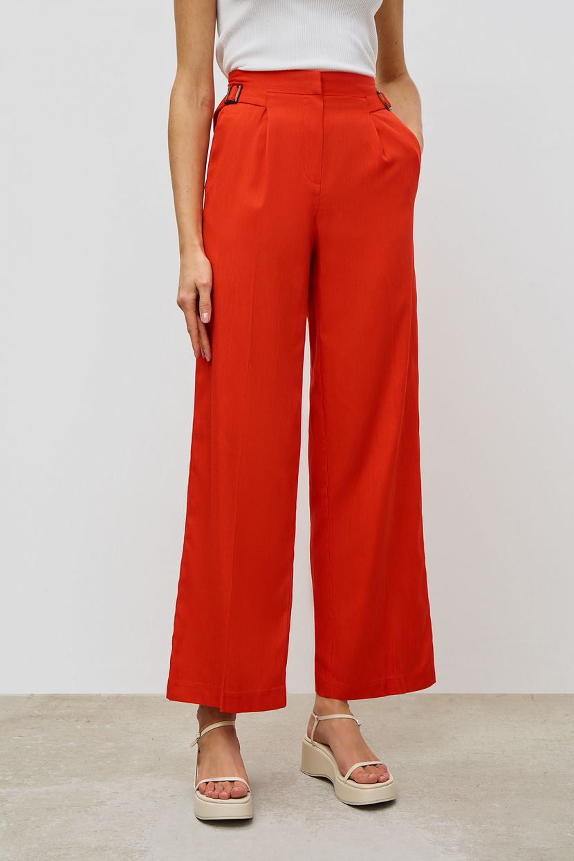 Брюки L красный 2999₽