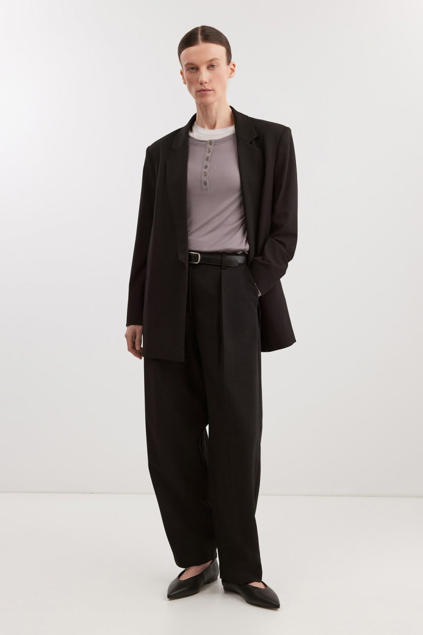 Брюки свободного кроя зауженные книзу 8799₽