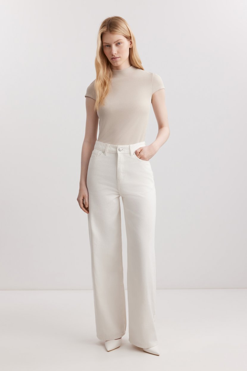 Джинсы свободного кроя с широкими штанинами 25 белый 4599₽