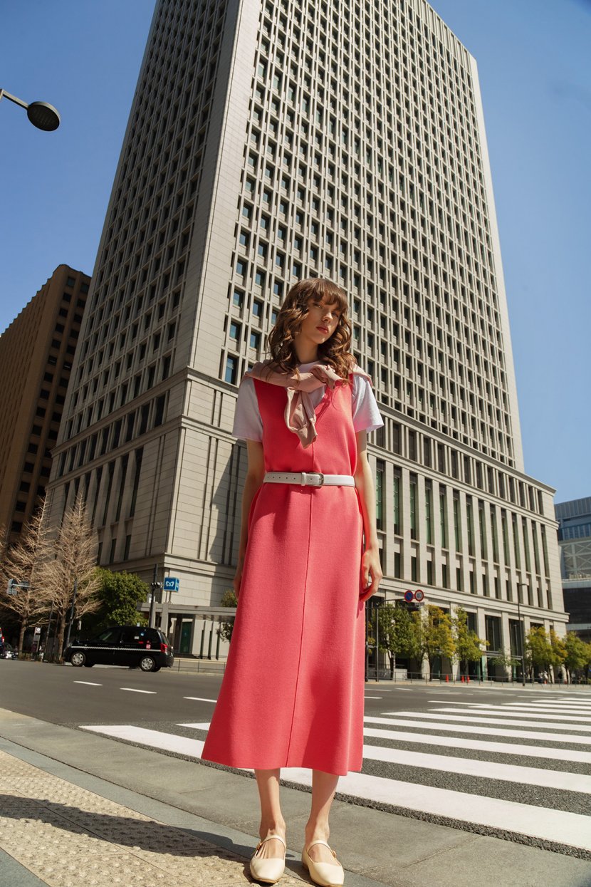 Свободное платье из вязаного трикотажа L розовый 5999₽