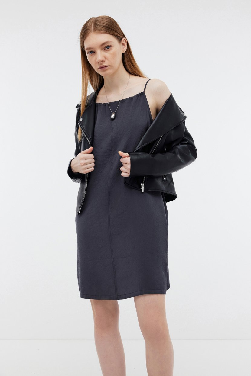 Сарафан из вискозы на тонких бретелях