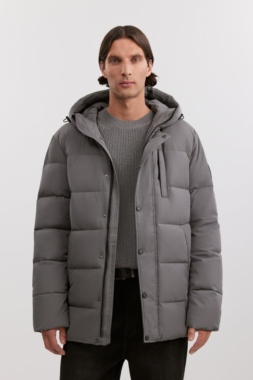 Мужской пуховик с капюшоном и воротником-стойкой
