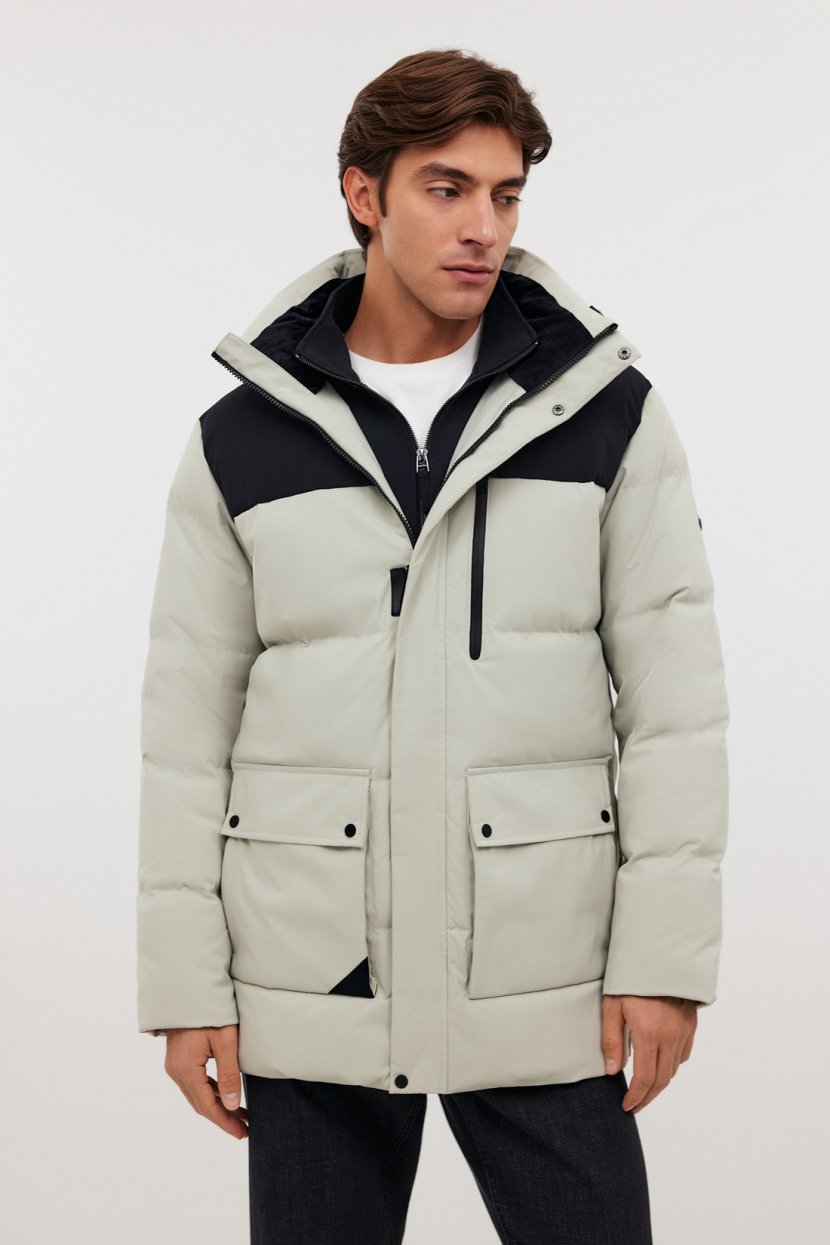 Объемный пуховик с отстегивающимся капюшоном и воротником-стойкой 20499₽