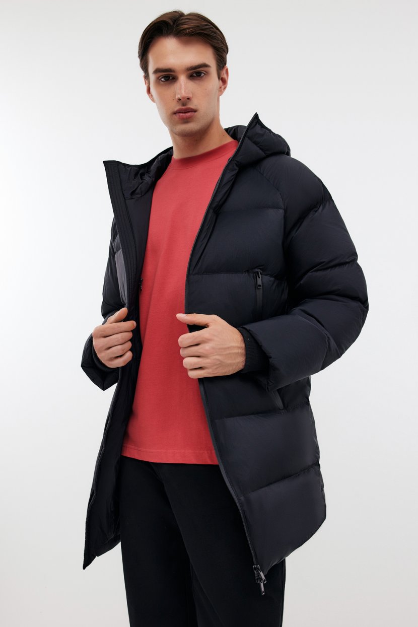 Удлиненный пуховик с капюшоном и влагозащитой черный 27299₽