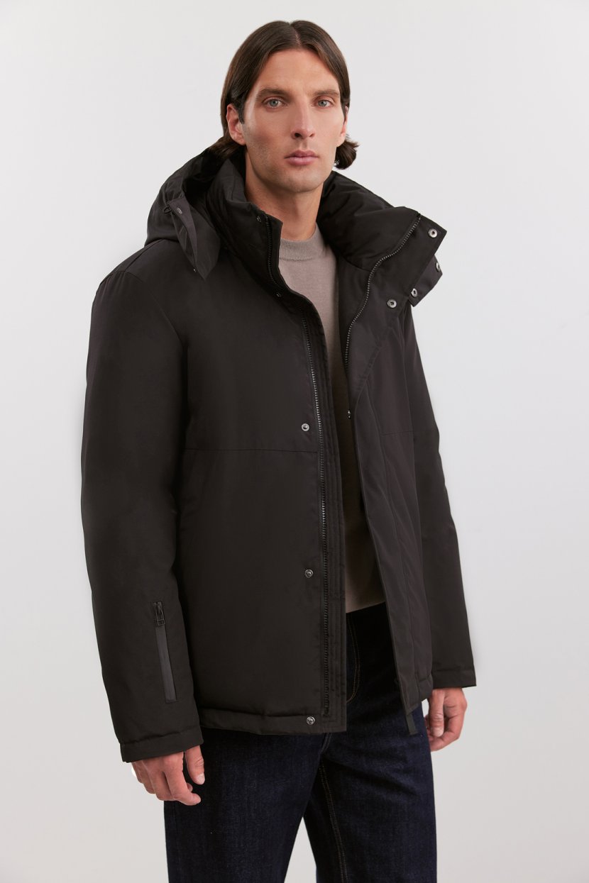 Укороченный пуховик с капюшоном и влагозащитой 21699₽