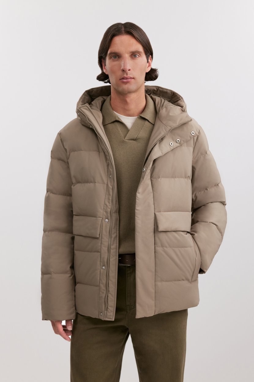 Короткий пуховик с капюшоном 23099₽