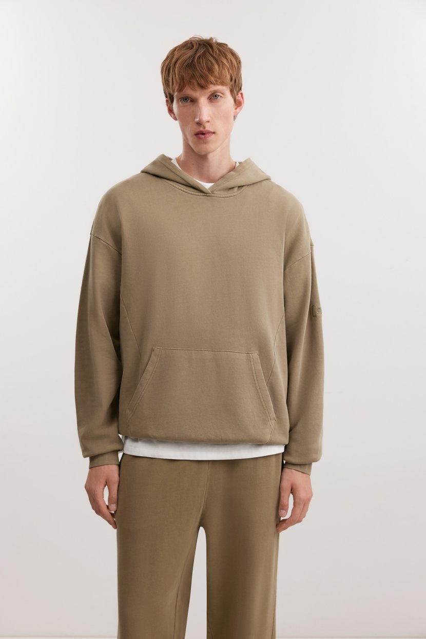 Толстовка из 100 хлопкового трикотажа с варёным эффектом 3199₽