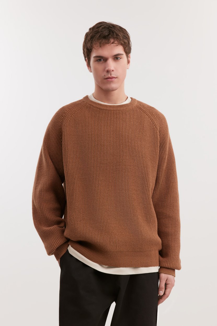 Трикотажный джемпер в рубчик 7699₽