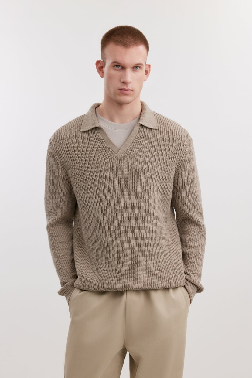 Джемпер с отложным воротником в рубчик 5599₽