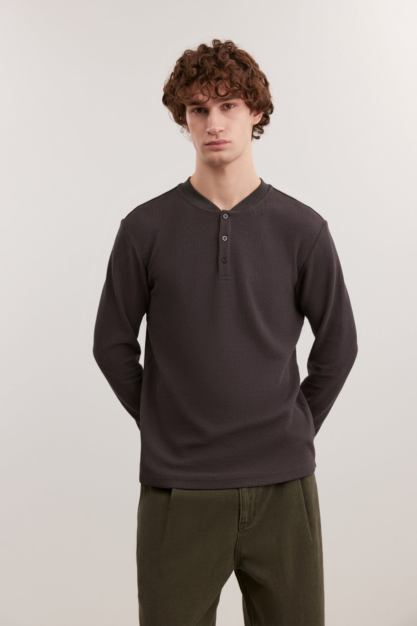 Лонгслив с воротником хенли
