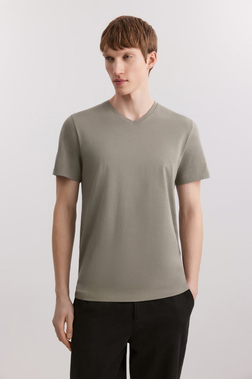 Базовая футболка с V-вырезом REGULAR FIT 3XL зеленый 1999₽