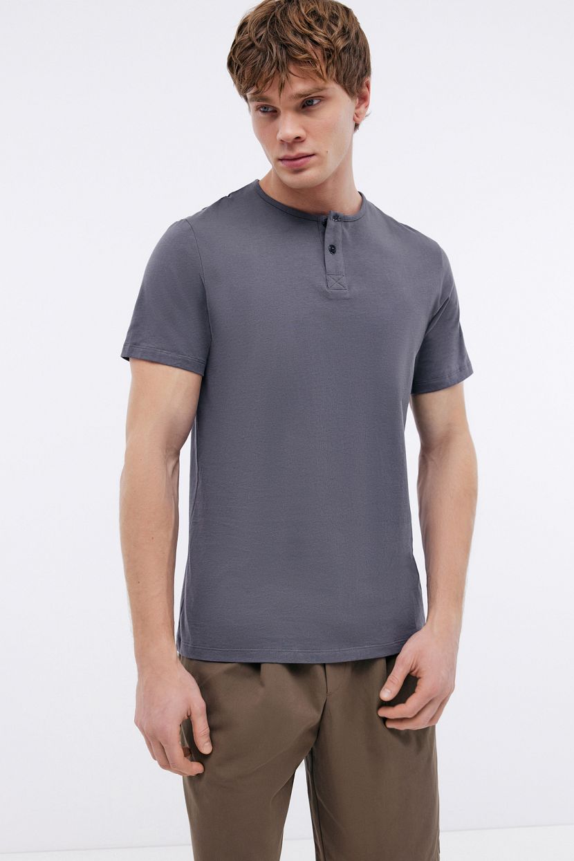 Базовая футболка с воротником-хенли REGULAR FIT, серый