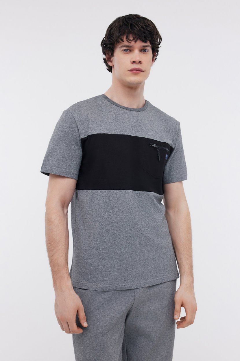 Футболка из хлопка прямого кроя с карманом